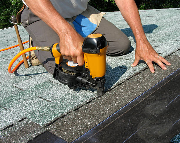Quick and Trustworthy Emergency Roof Repair Services in Country Clu, FL